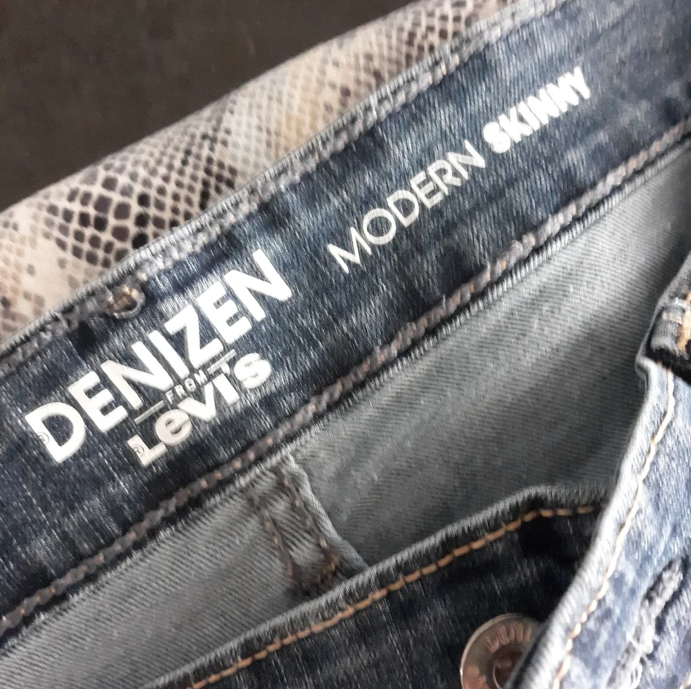 Levi's Denizen Modern Skinny Jeans 6 - Picture 5 of 6